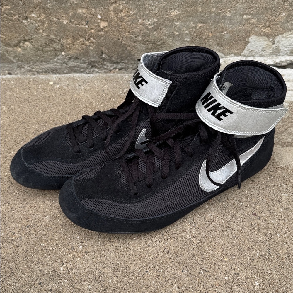 Nike Wrestling Shoes size 9